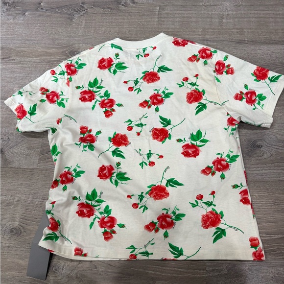NEW* 109% Authentic!!! Size Large Woman’s Balenciaga Floral Short Sleeve Tee - Picture 1 of 9